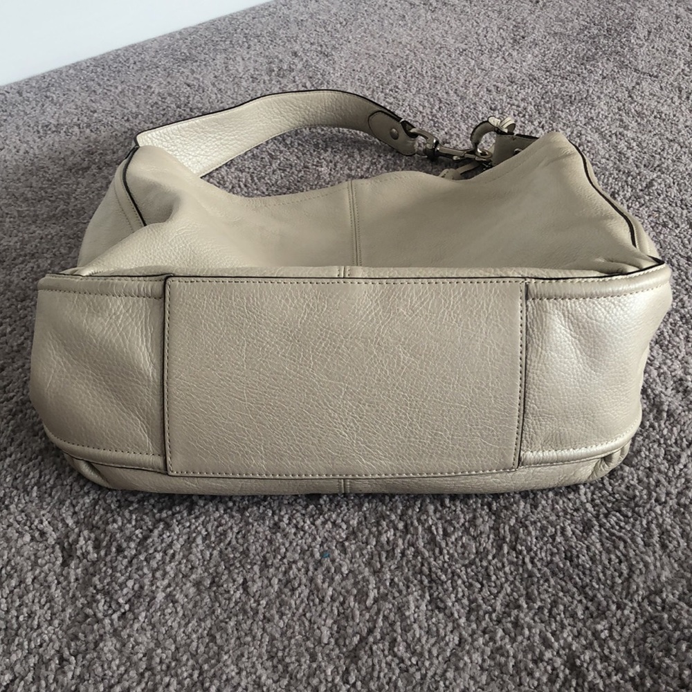 Coach purse - Picture 3 of 8